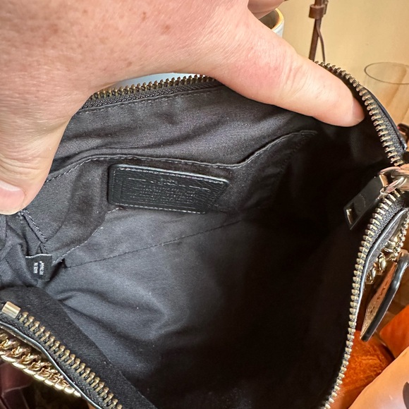 NOT FOR SALE Coach Carrie Pebbled Black Zippered Bag - Picture 7 of 9